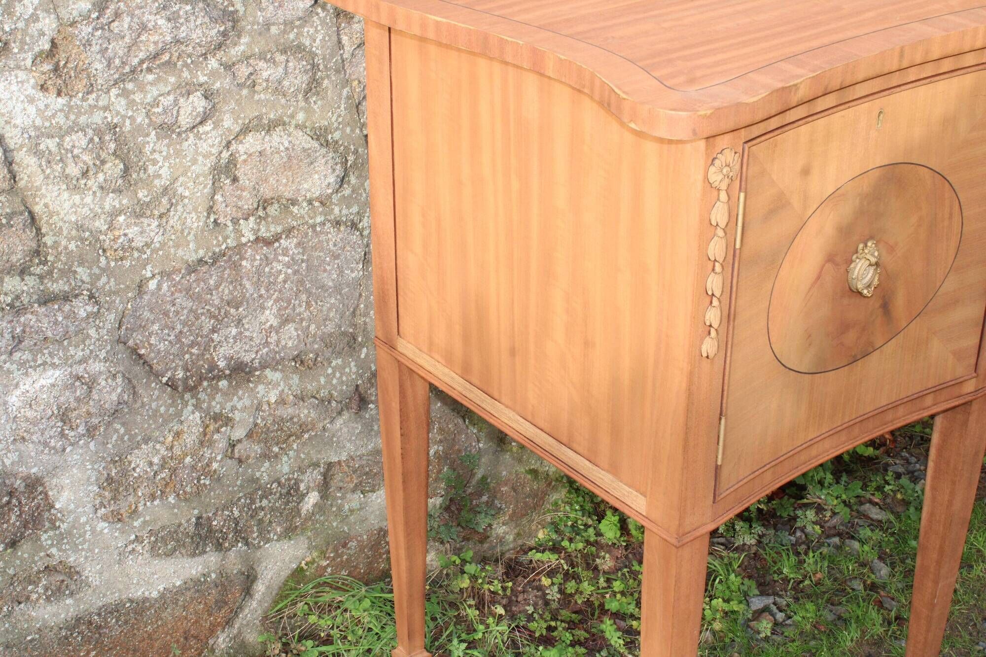 English-made enfilade in Louis XVI style with light wood veneers.