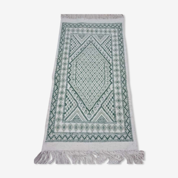 Berber carpet handmade in pure white and green wool 65 x 122 cm