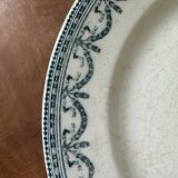 Small round dish on foot