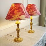 Paire de lampes anciennes en bronze avec abat-jours fait main en toile de Jouy vintage