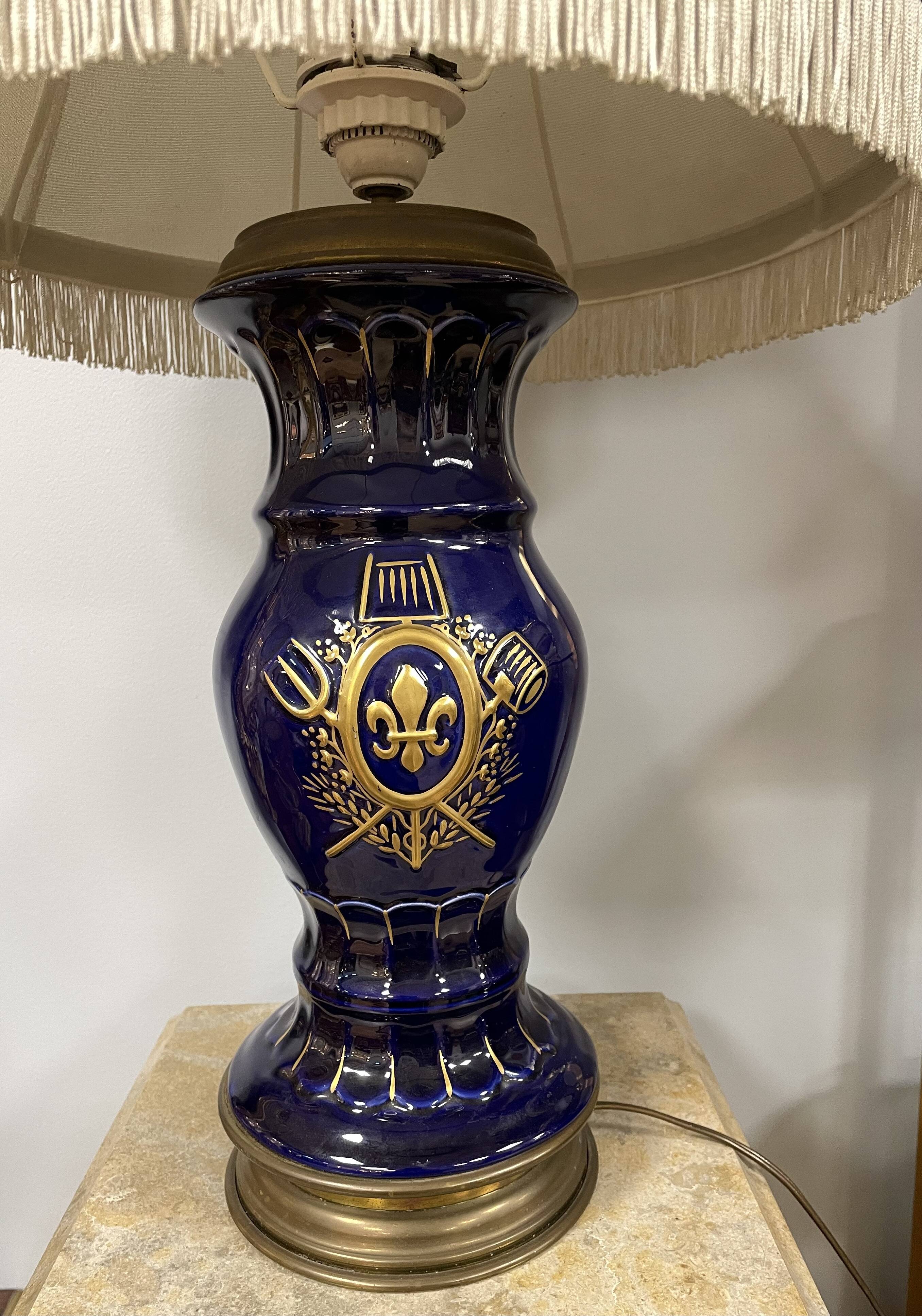 Lamp, porcelain base from the 20th century