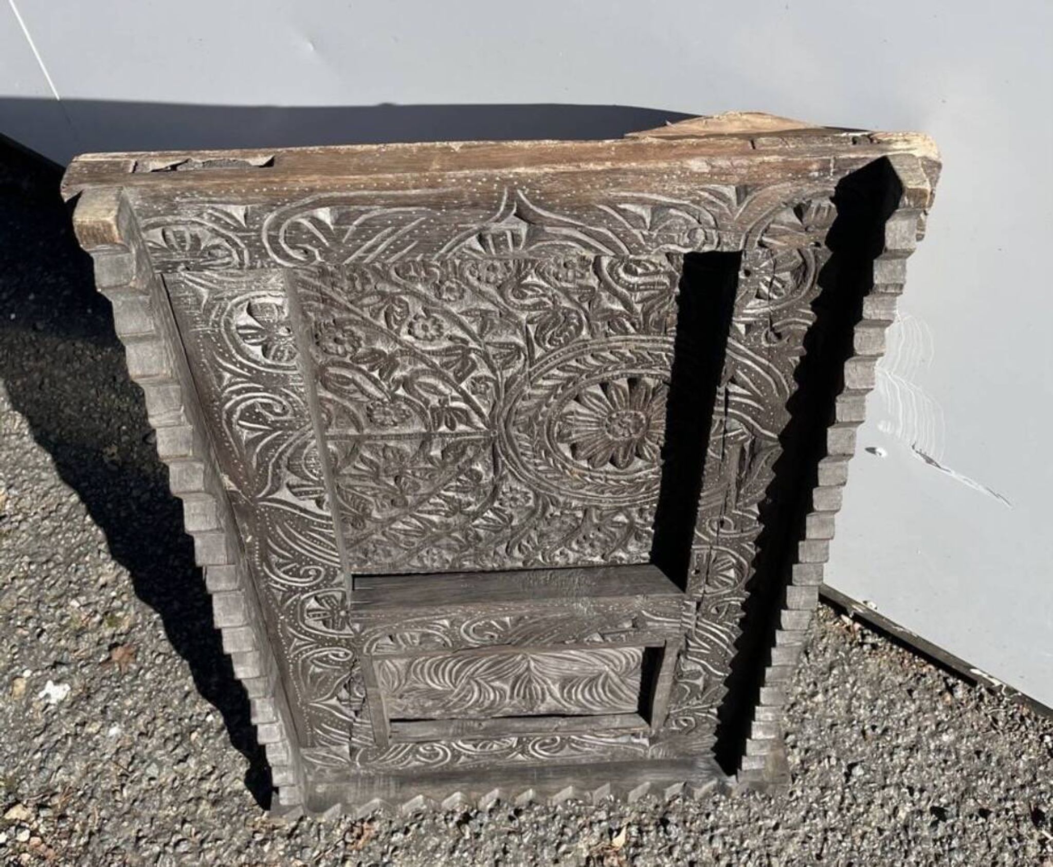 Himalayan Chalais Gate