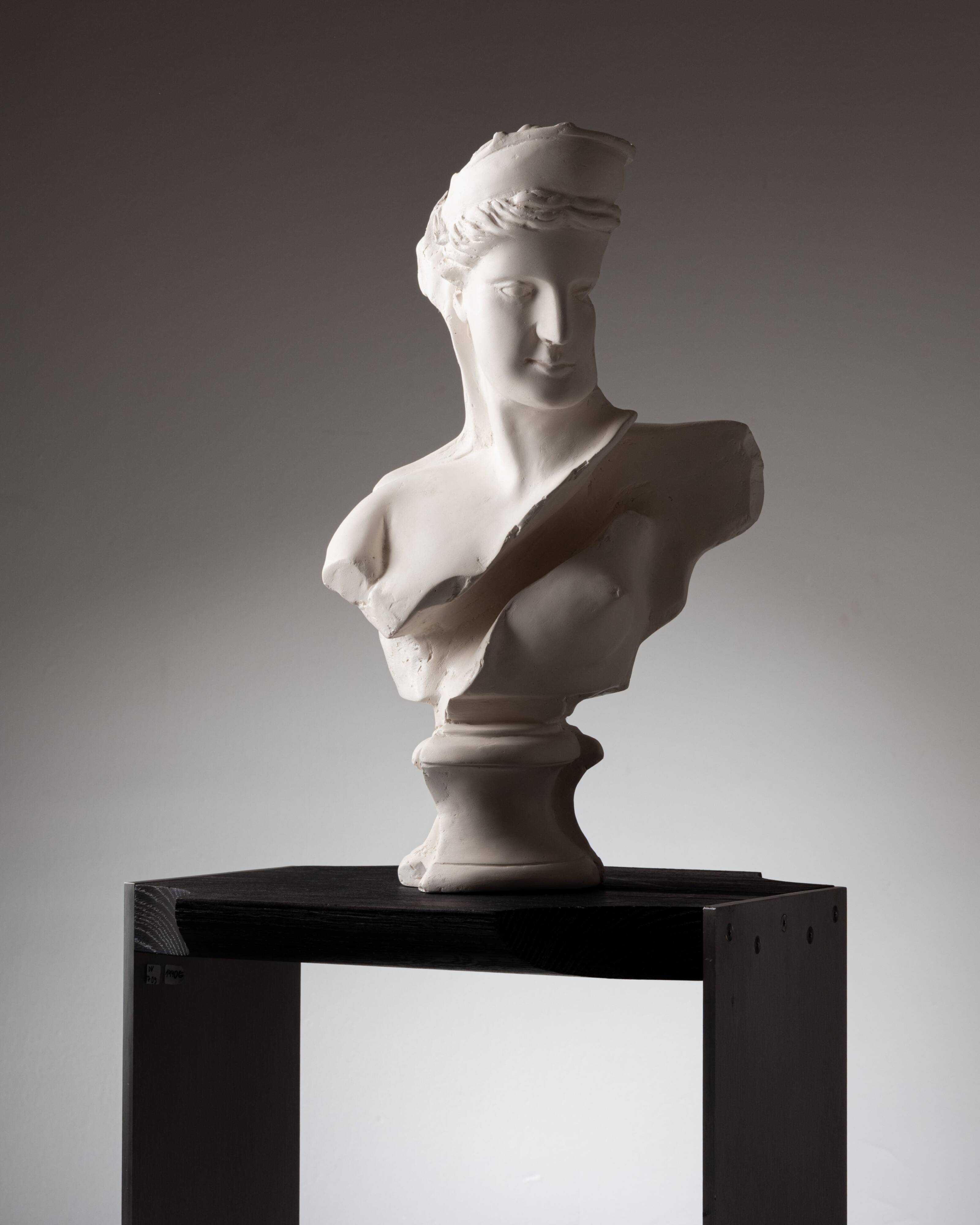 Fragmented Venus sculpture