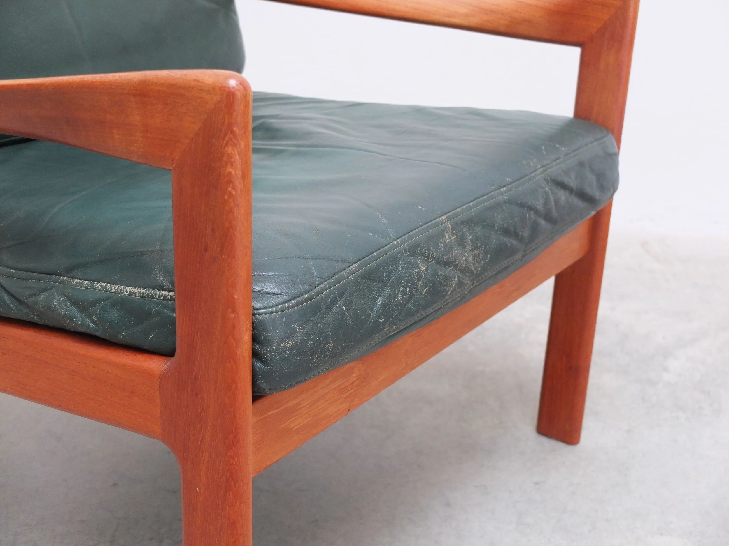 Danish pair of easy chairs by Illum Wikkelsø for Niels Eilersen, 1960s
