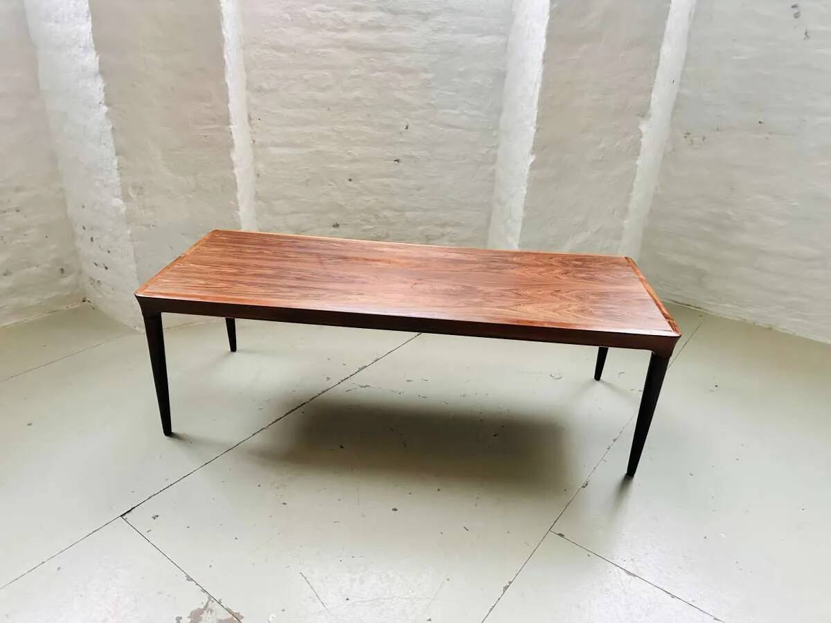 Table basse du milieu du siècle conçue par Johannes Andersen