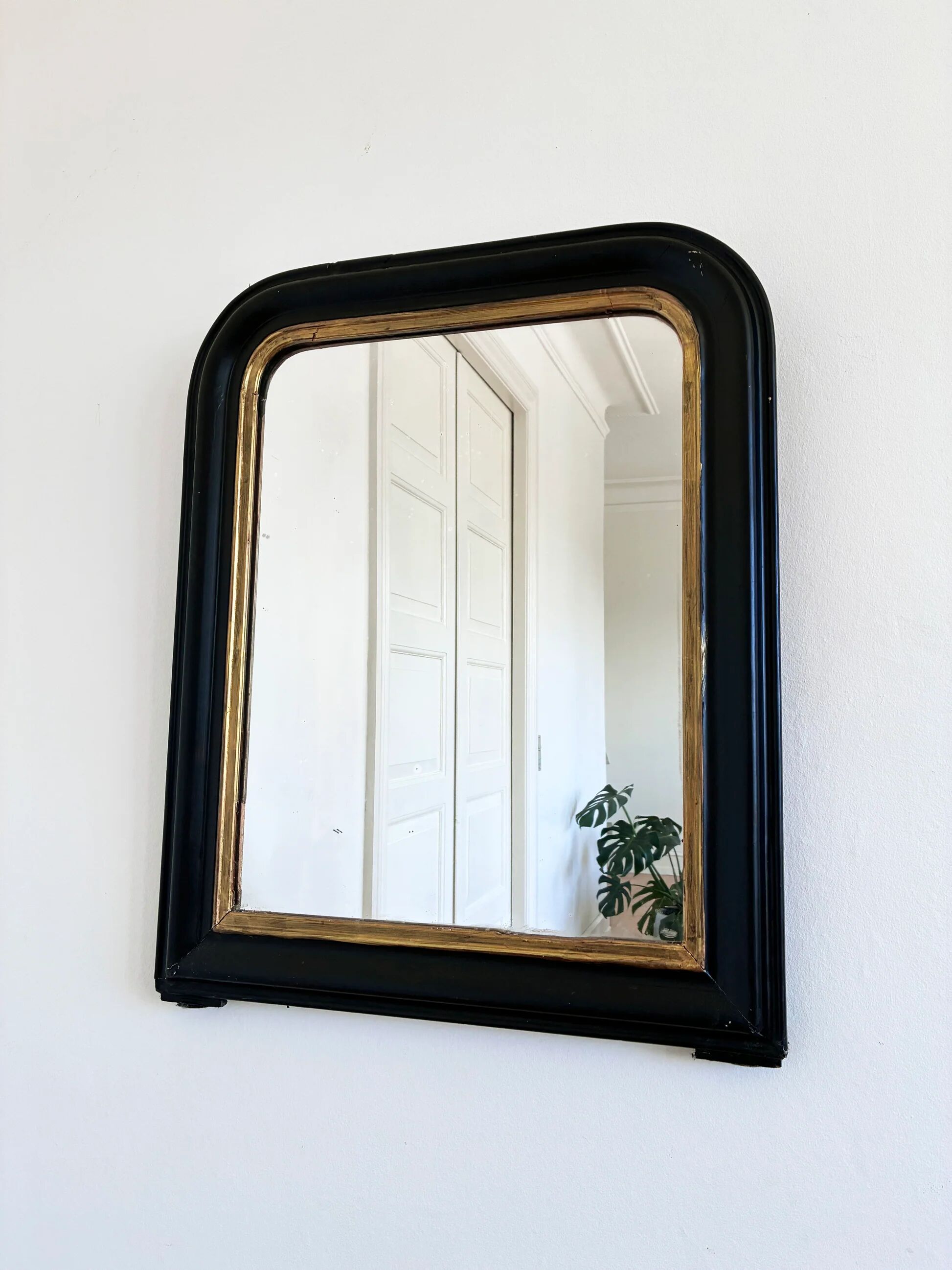 Miroir antique français Louis Philippe – noir et or, fin du 19e siècle