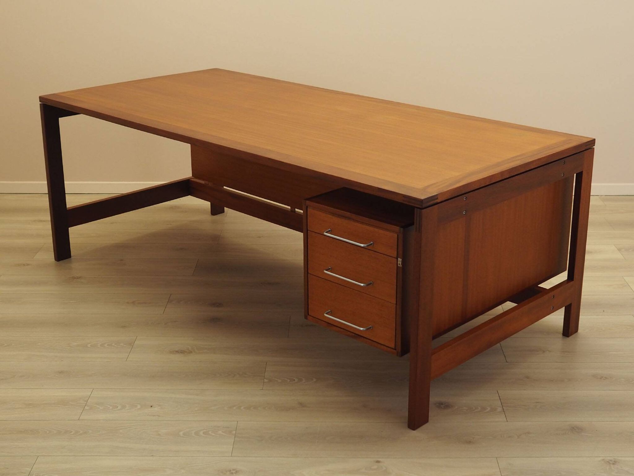 Teak desk by Jensen & Valeur for Munch, Denmark, 1960s.
