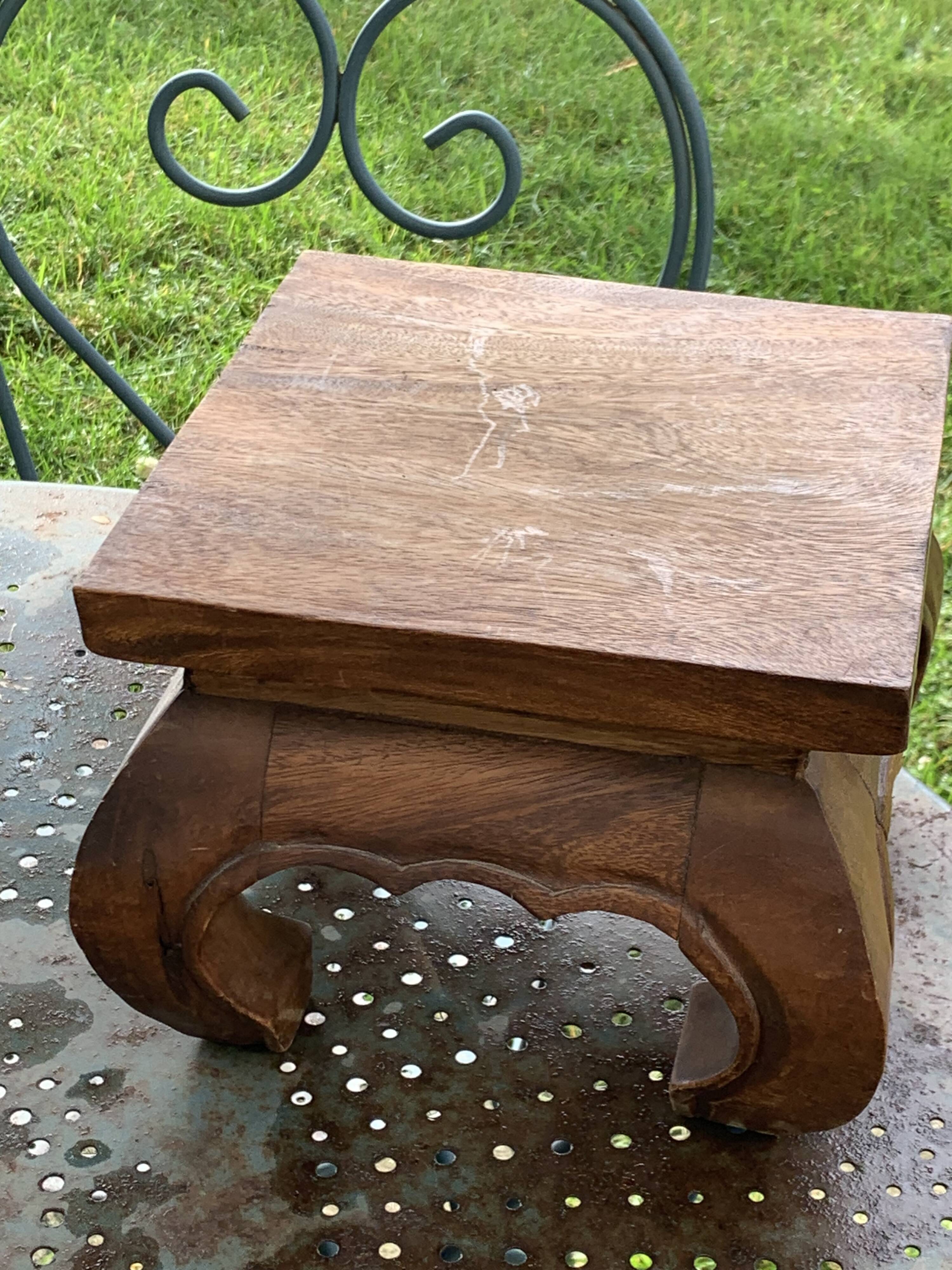 Plant holder, wooden saddle, old base