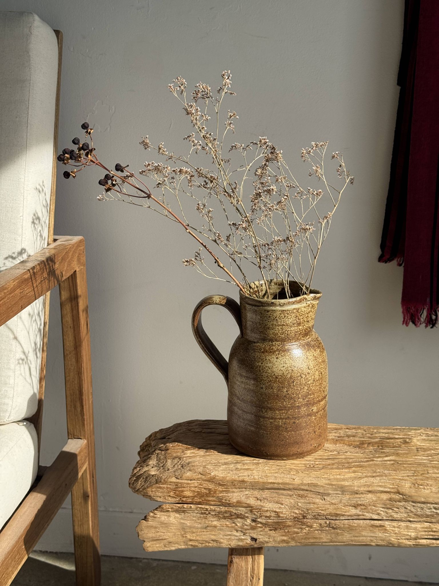 Grande carafe en grès mouchetée pas de marque au dessous H21