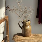 Grande carafe en grès mouchetée pas de marque au dessous H21