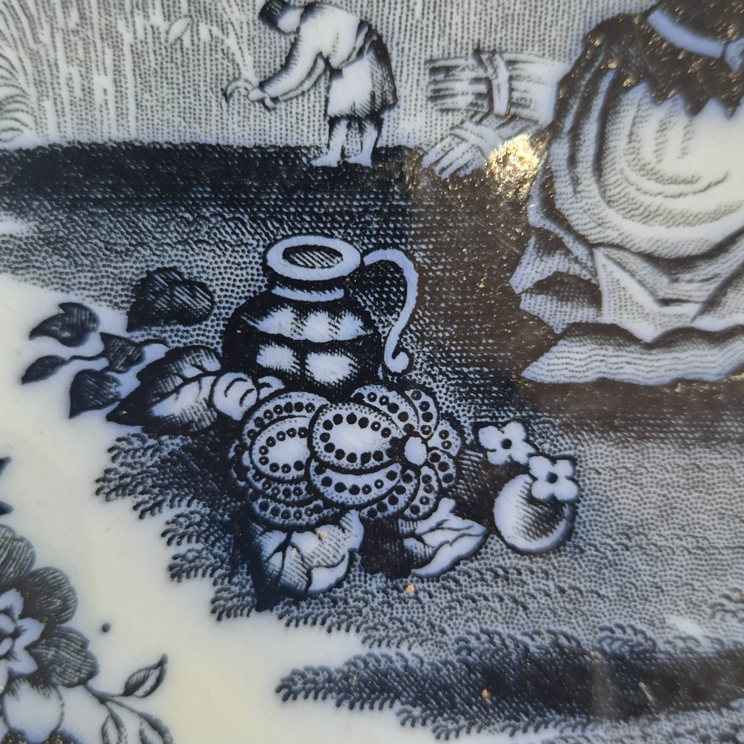 Ceramic collection plate petrus regout maastricht