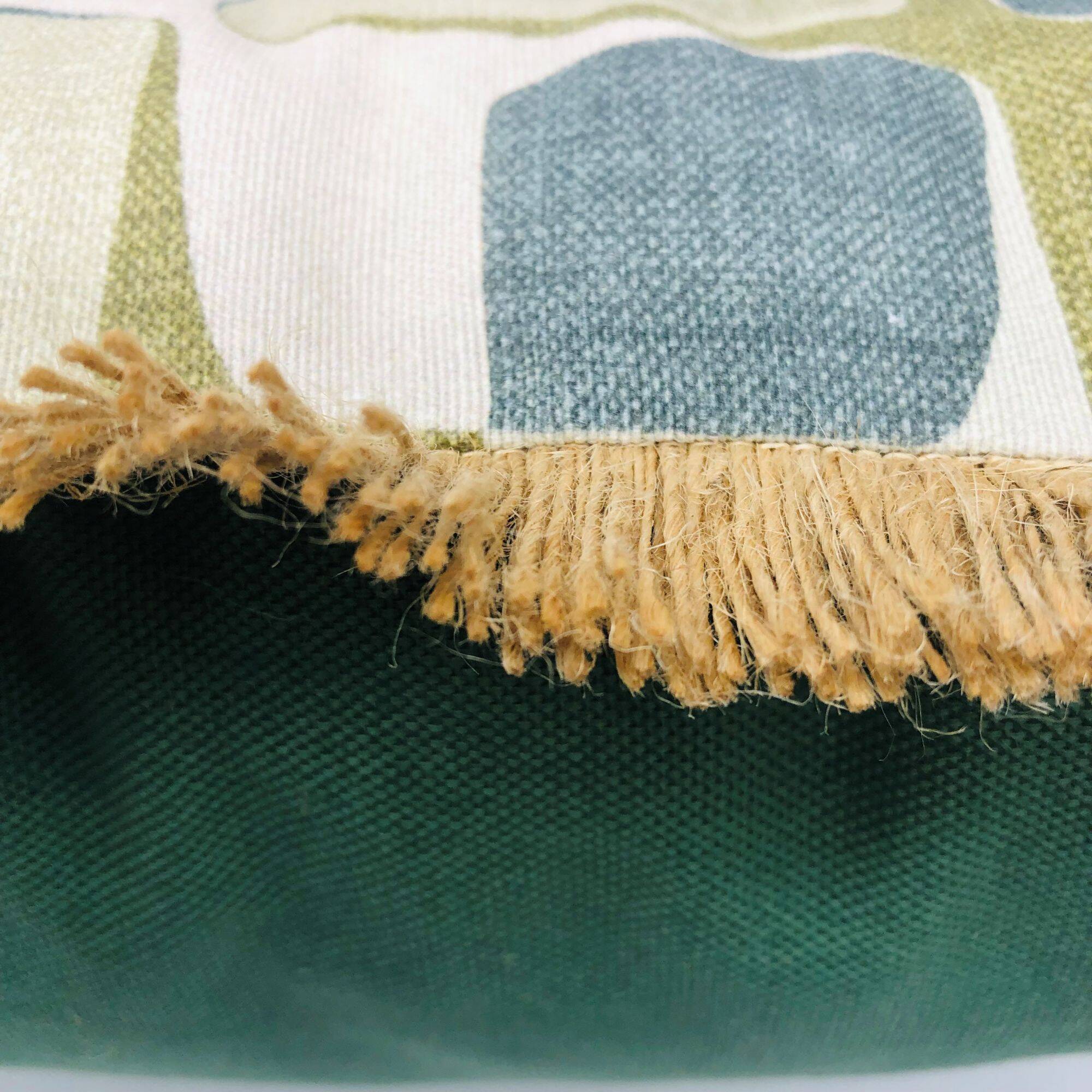 Square cushion, Cover and Insert. Model "Andréa"