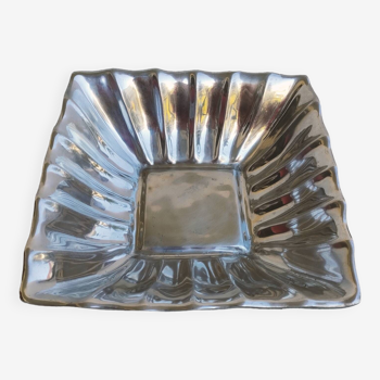 Metal presentation dish