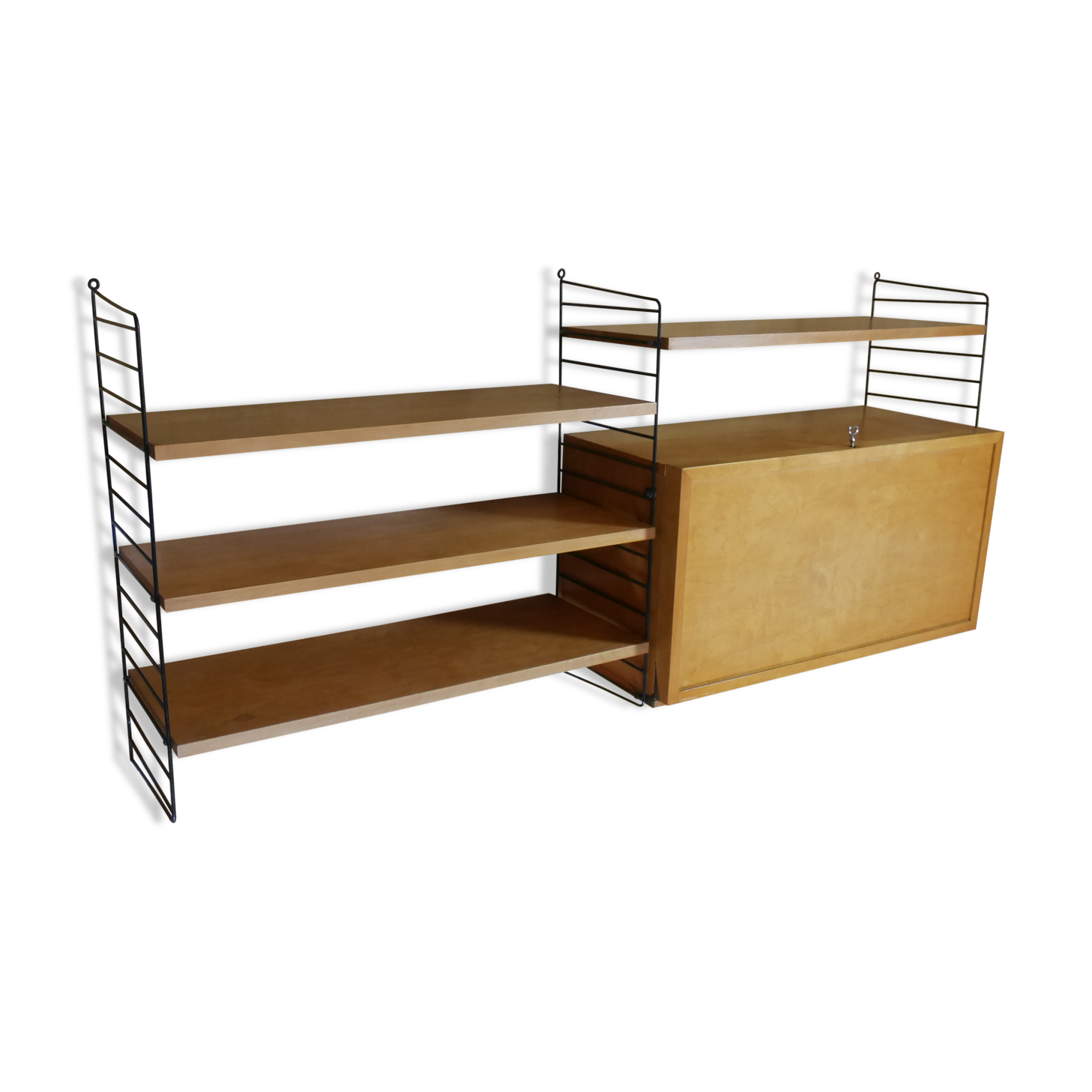 String shelf from the 50s