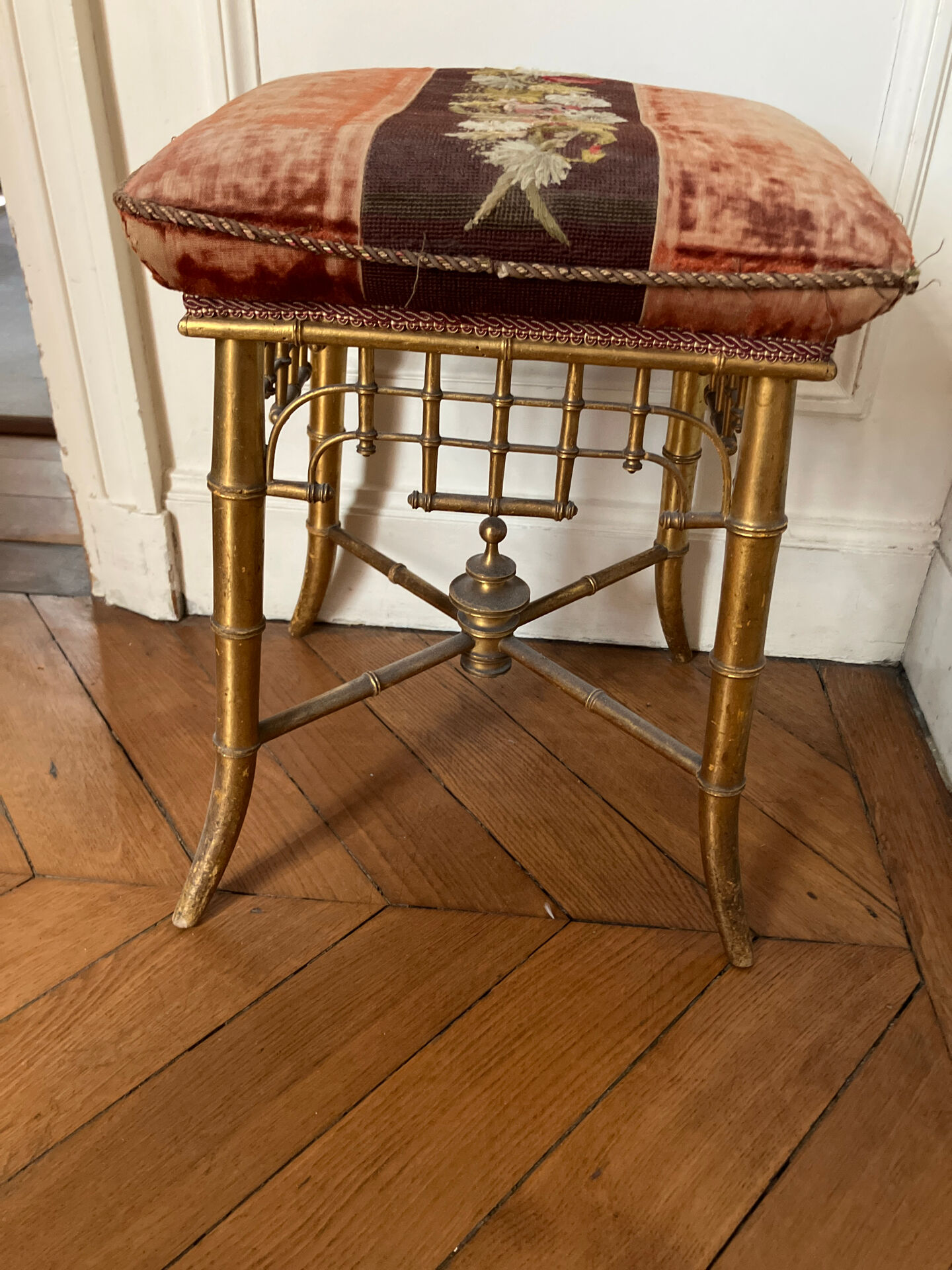 Tabouret N III