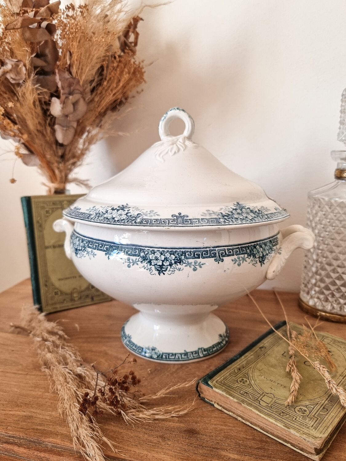 Saint Amand soup tureen, Terre de fer, 19th century