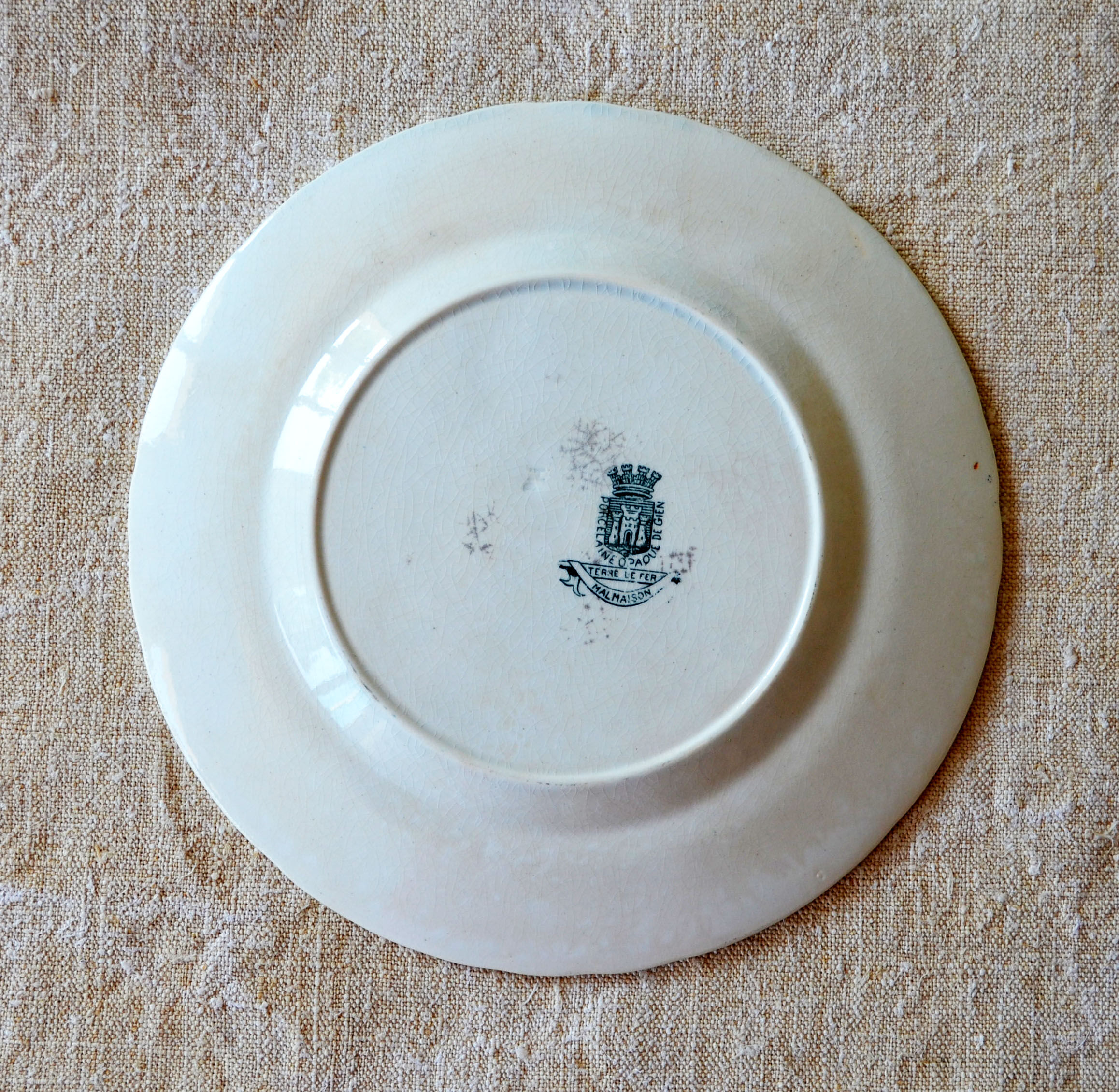 3 iron earth dessert plates model "Malmaison"
