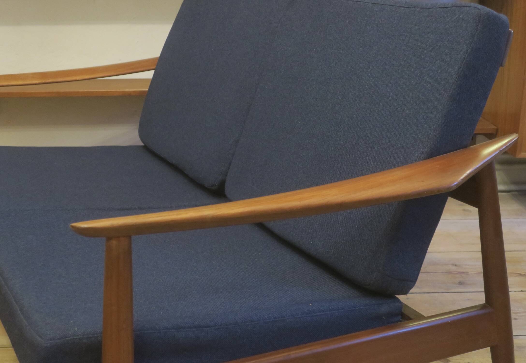 Arne Vodder for France and Sohn FD 164 2-seater teak sofa, Denmark 1960s