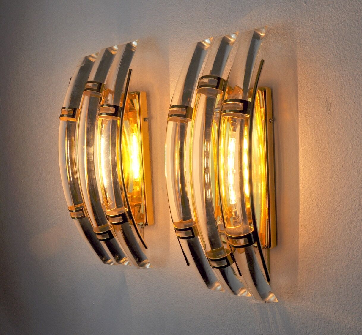 Paired of Venini wall lamps, Murano glass, Italy, 1970