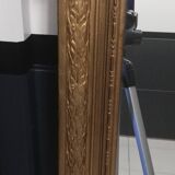 Miroir à fronton en bois sculpté