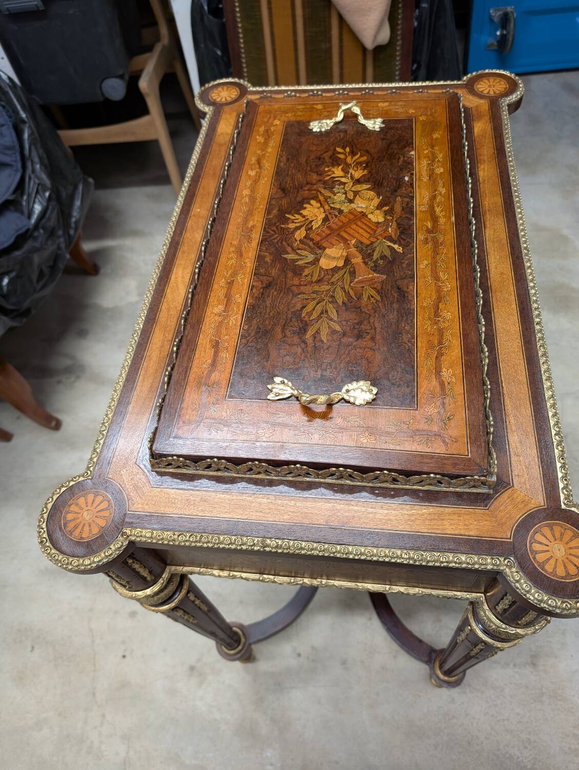 Louis XVI style cooling planter