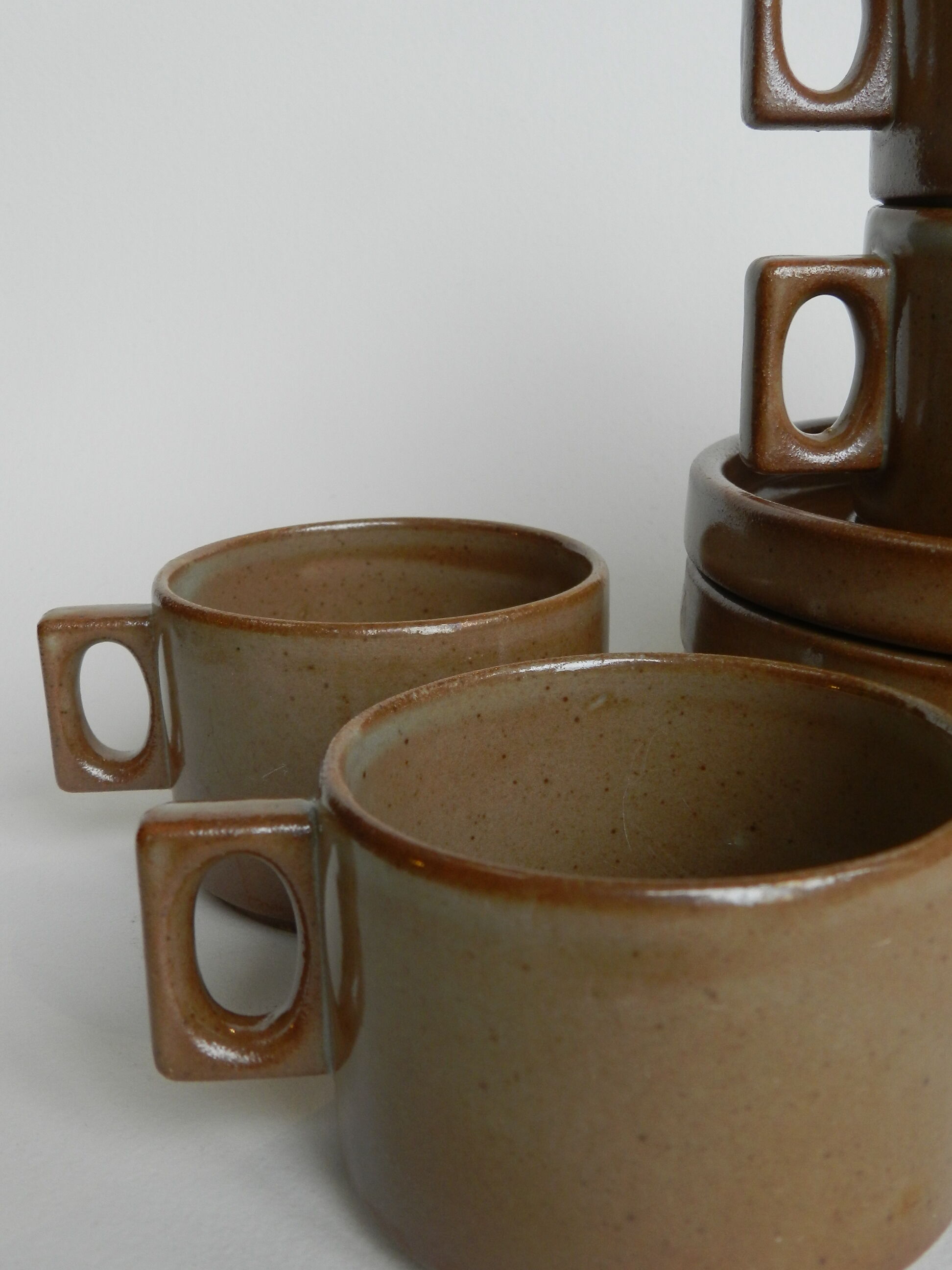Tasses et soucoupes grès de Brenne
