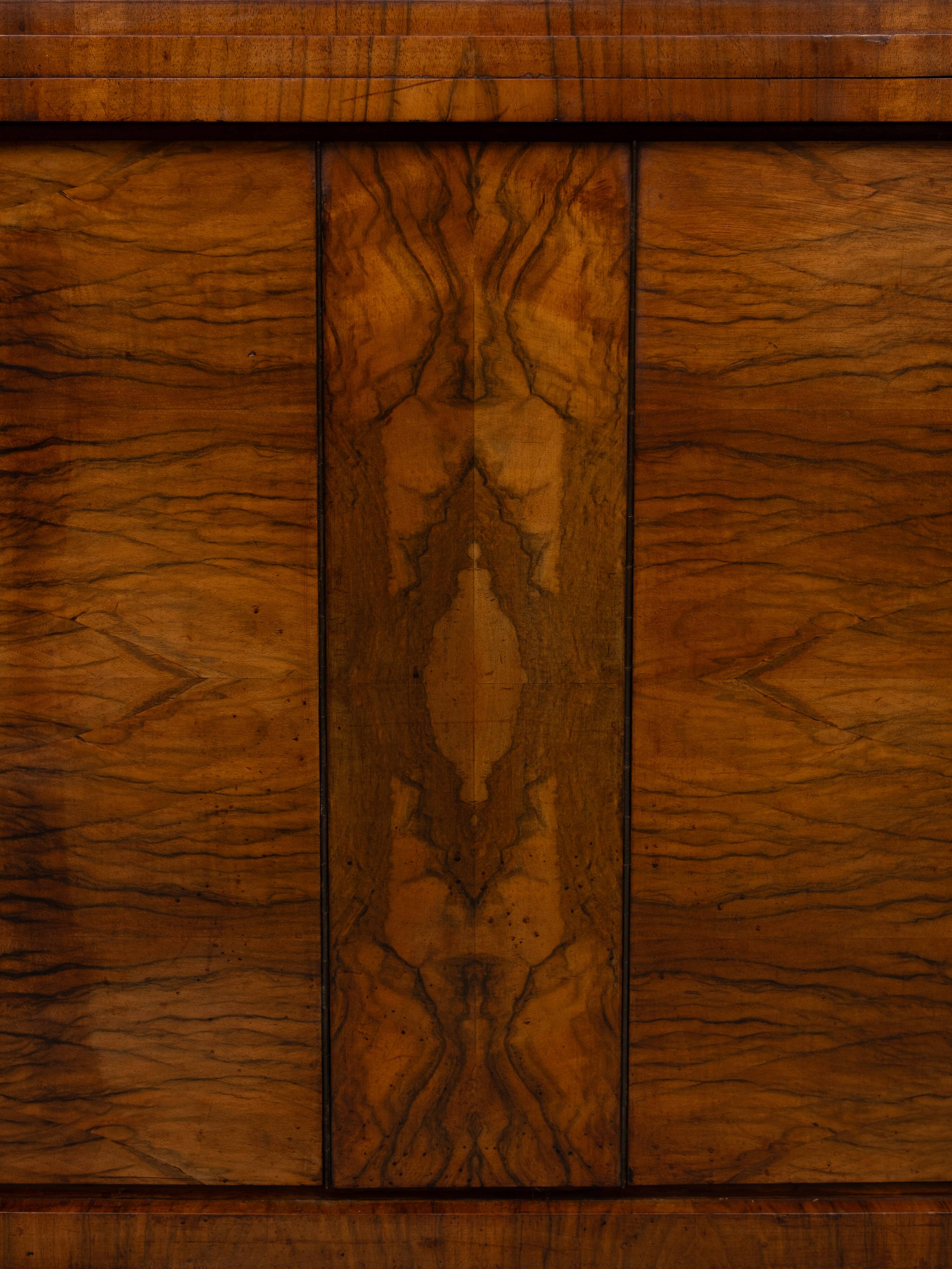 Art Deco sideboard in French burl