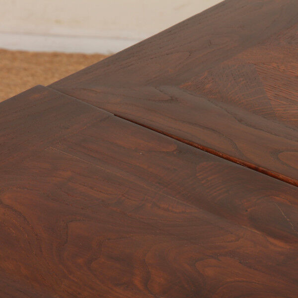 Extendable dining table, French craftsmanship from the 1940s.