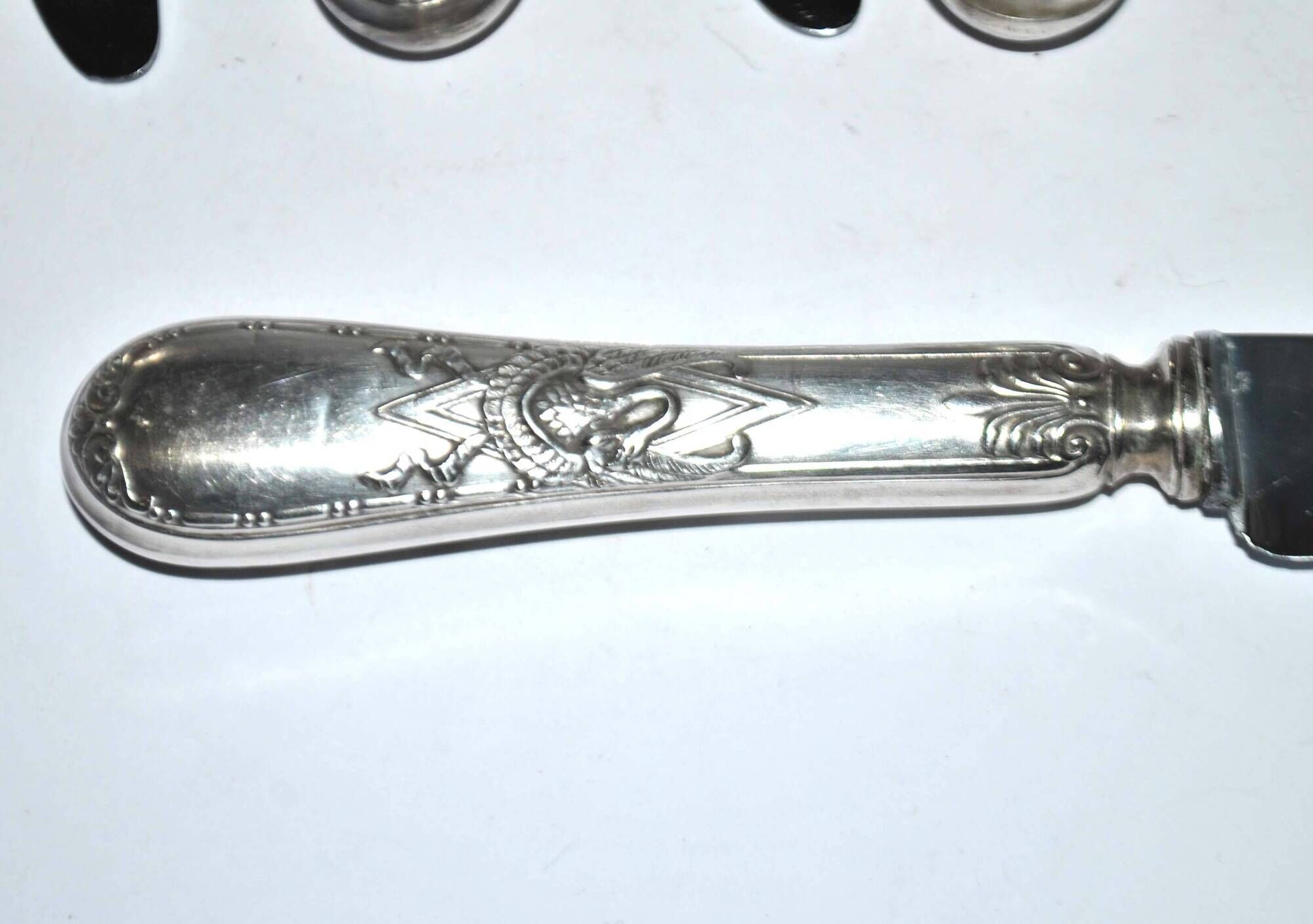 Set of 12 Napoleon Empire table knives - 19th century diamond swan decoration.