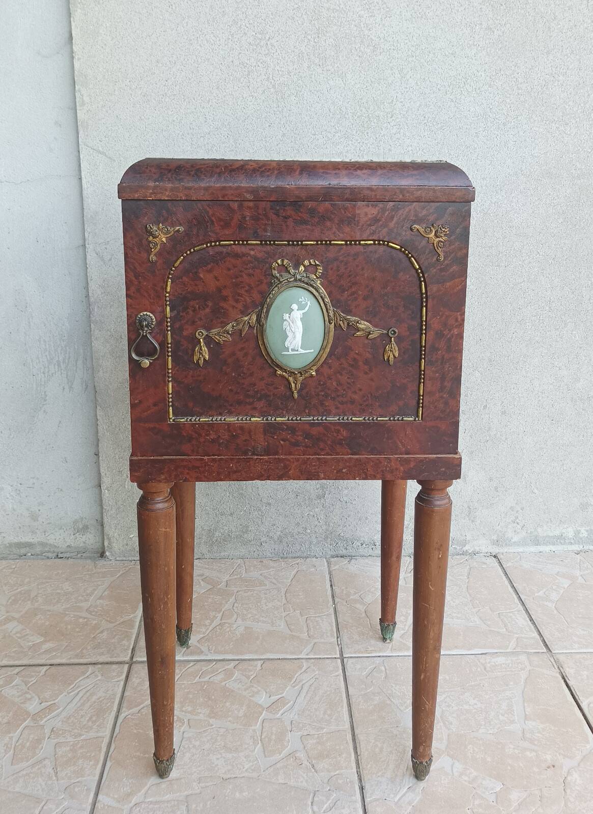 Louis XVI Nightstand in Thuya Burl