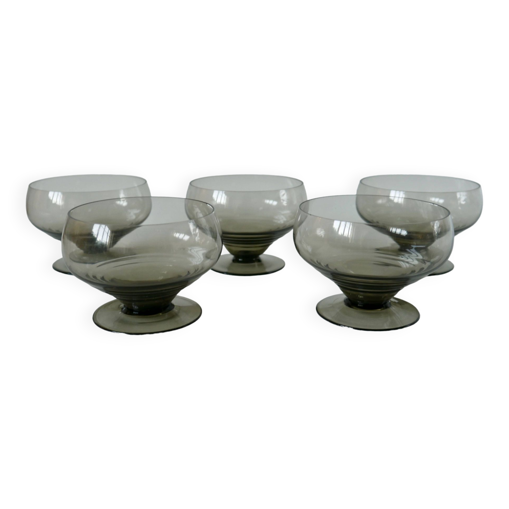 Set of 5 art deco design champagne glasses in smoked glass from the 30s and 40s