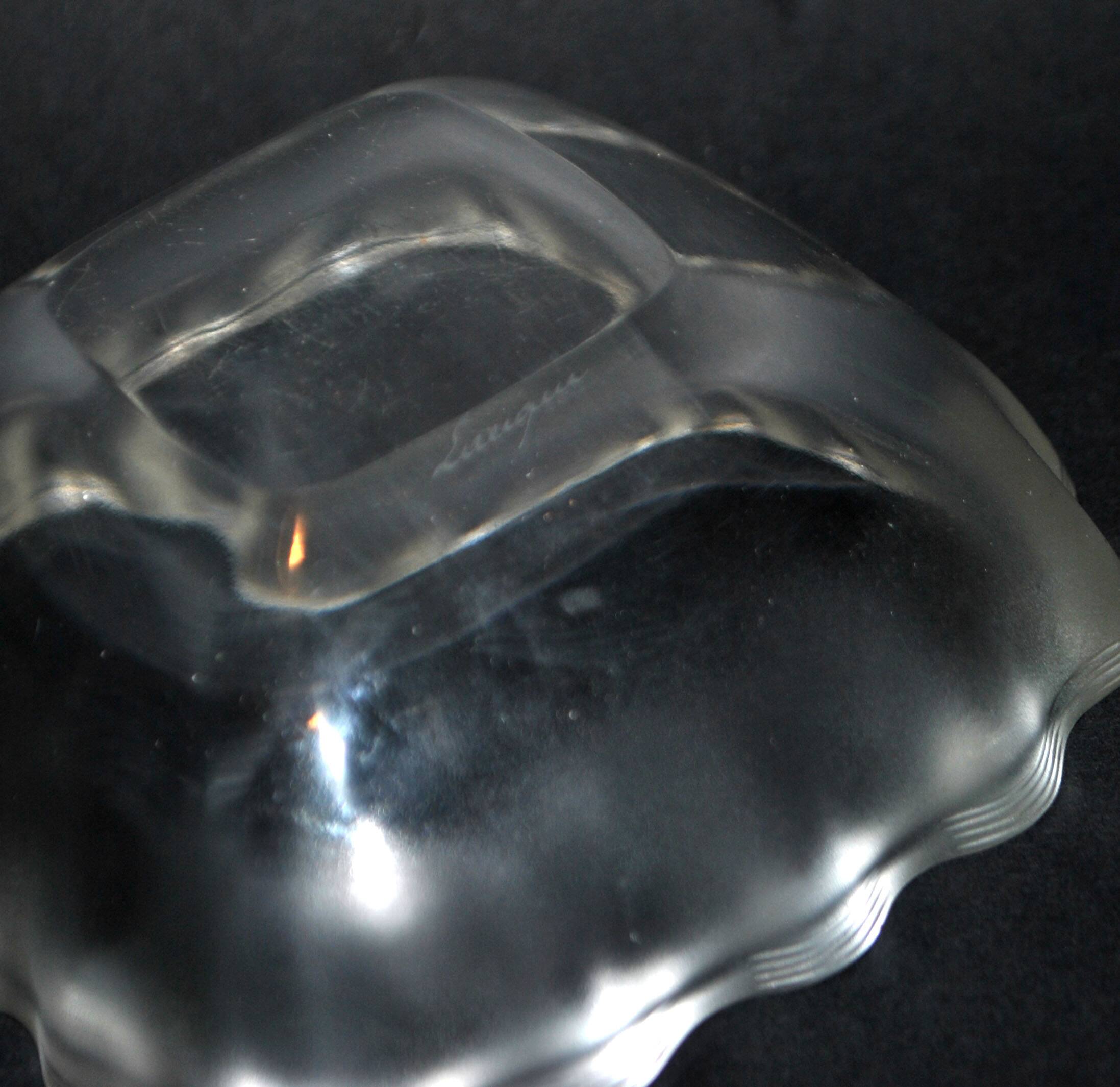 LALIQUE bowl emptier in frosted molded glass Art Deco wave