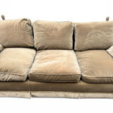 Beautiful Knole model canapé in velvet.