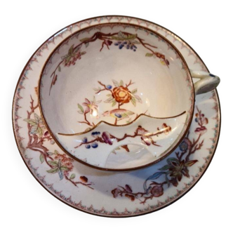 Tasse à moustachu et soucoupe, Sarreguemines à décor Fismes, 19ème sciècle
