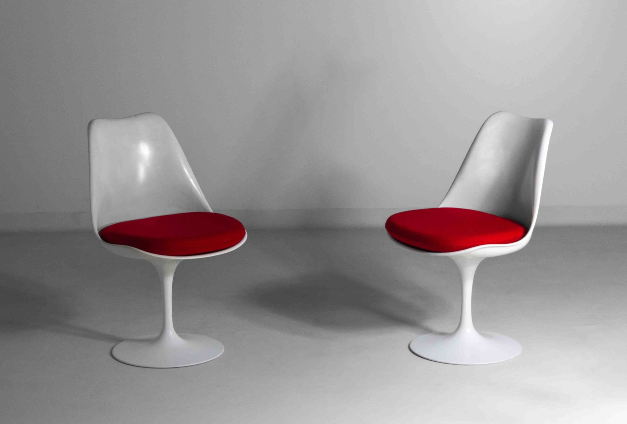 Beautiful set of 5 tulip chairs by Eero Saarinen for Knoll International, 1970s