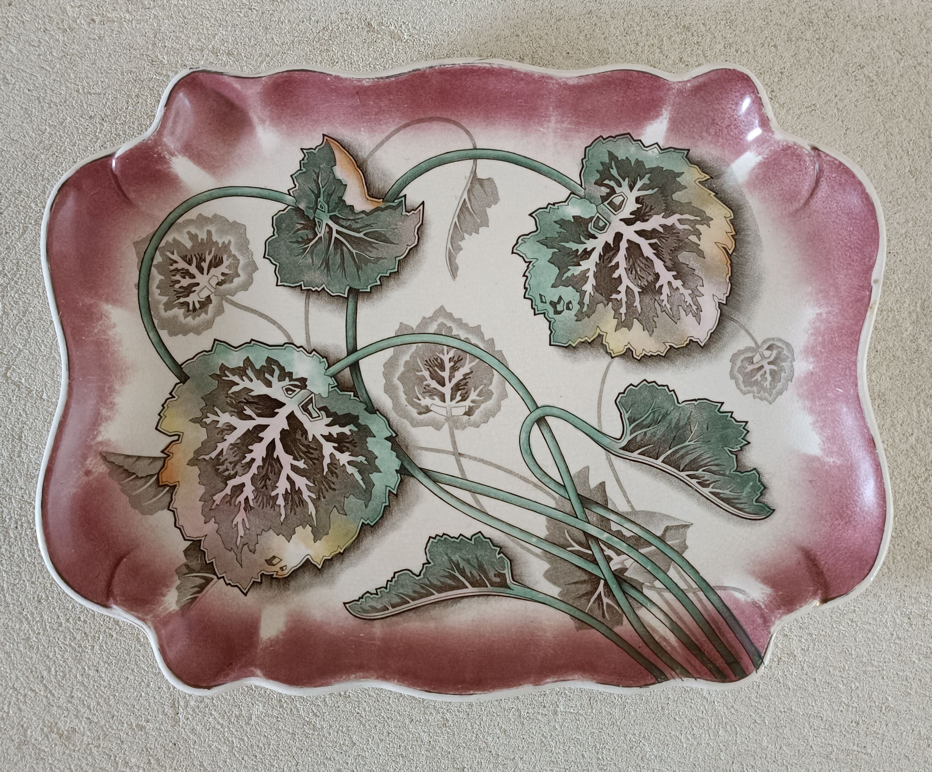 Art Nouveau dish in Fives-Lille earthenware