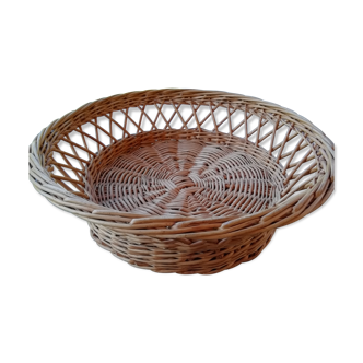 Round wicker basket
