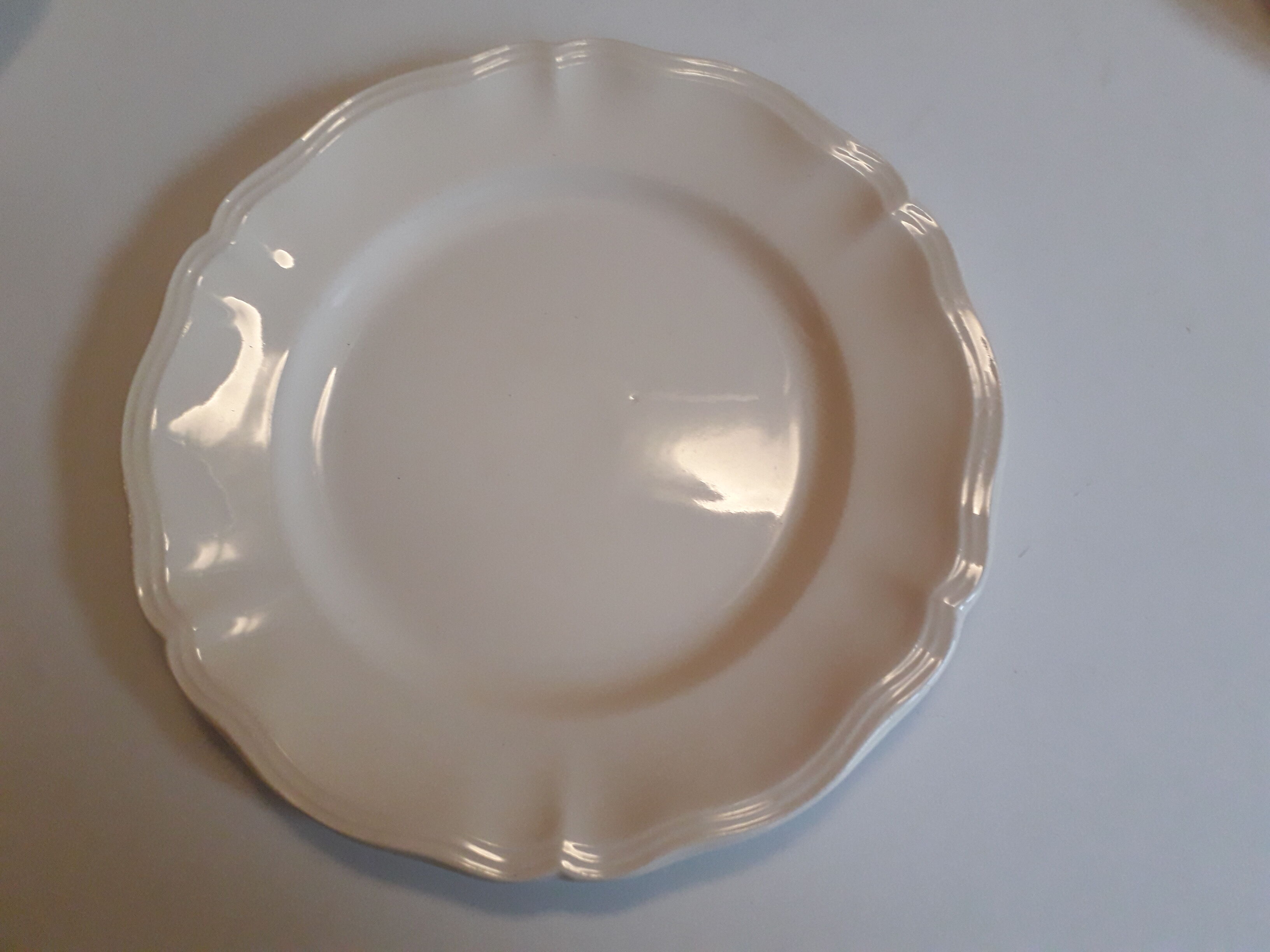 Lot de 5 assiettes plates anciennes en faïence de Sarreguemines