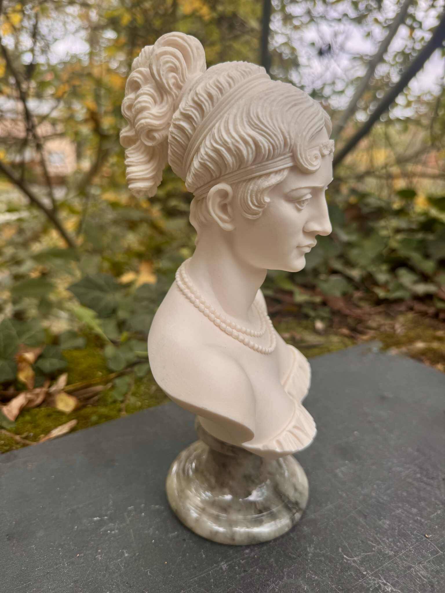 Joséphine de Beauharnais bust signed Arnaldo Giannelli, 1983