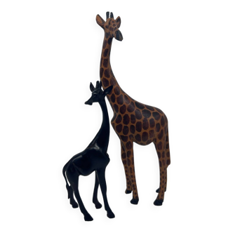 2 girafes en bois sculpté