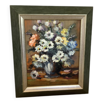 Small painting of a bouquet of flowers, oil on canvas.