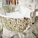 Berceau ancien en fer forgé