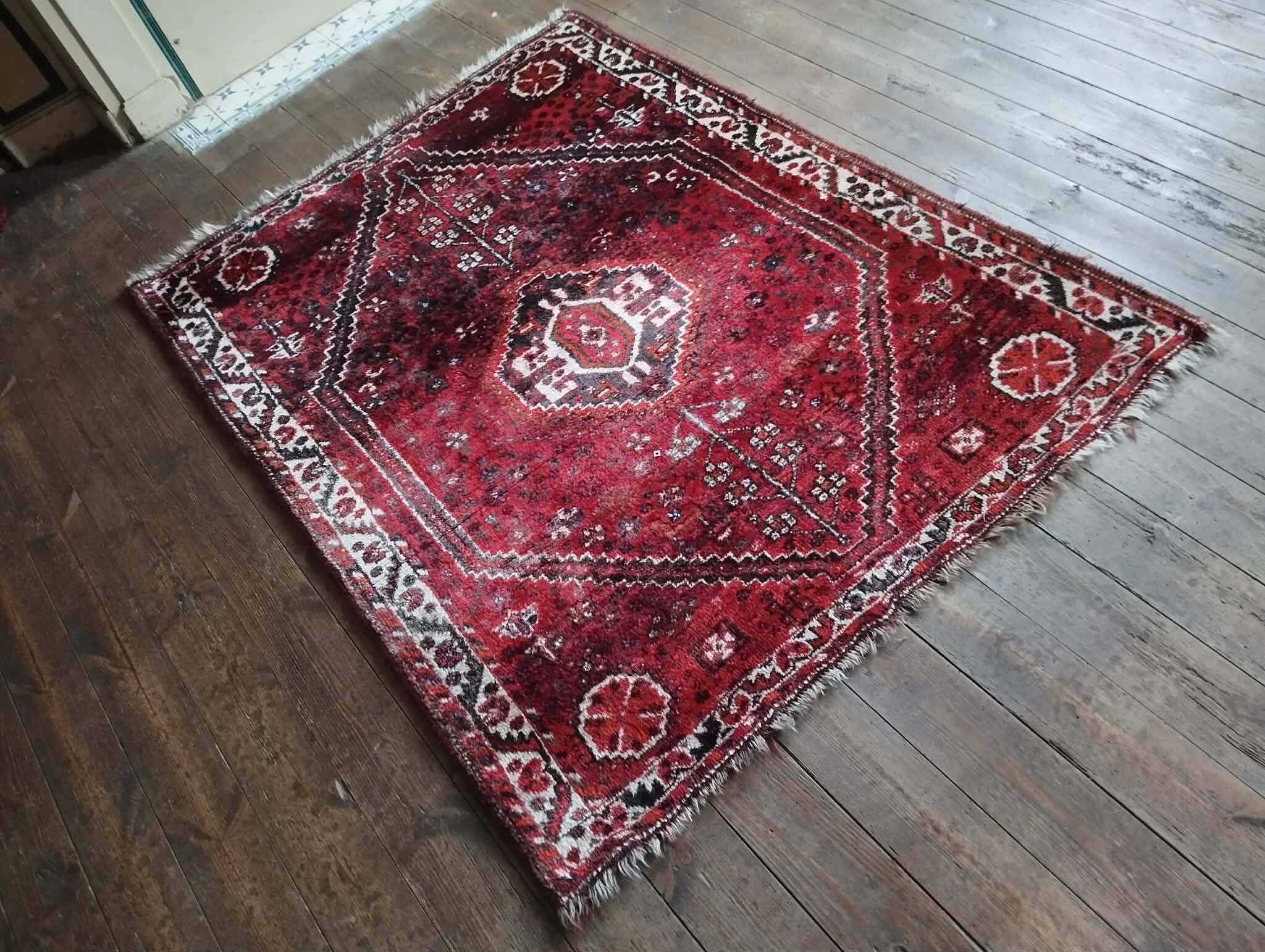Handmade Persian Shiraz rug 160x120cm