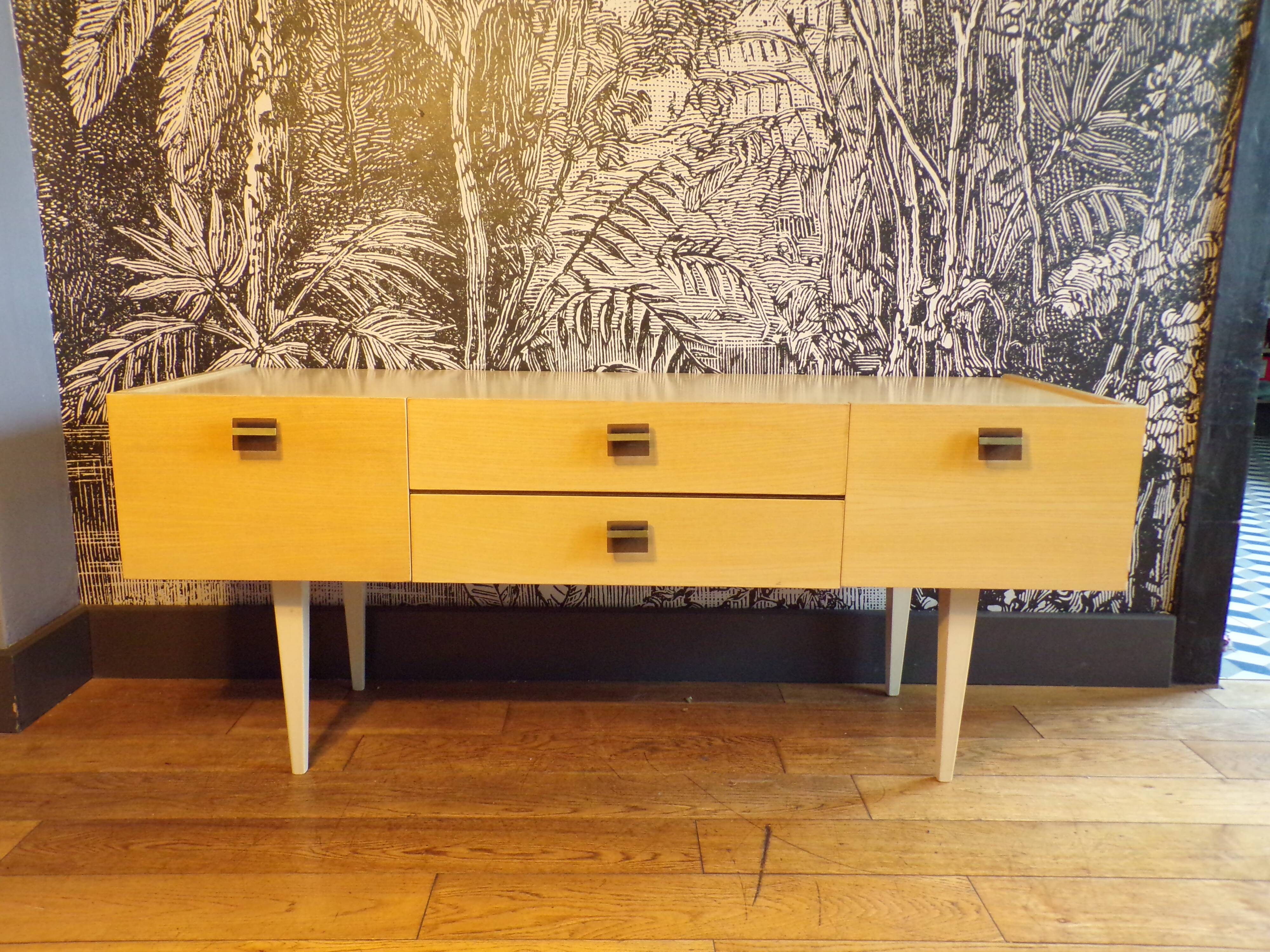 Enfilade vintage en bois blanchi