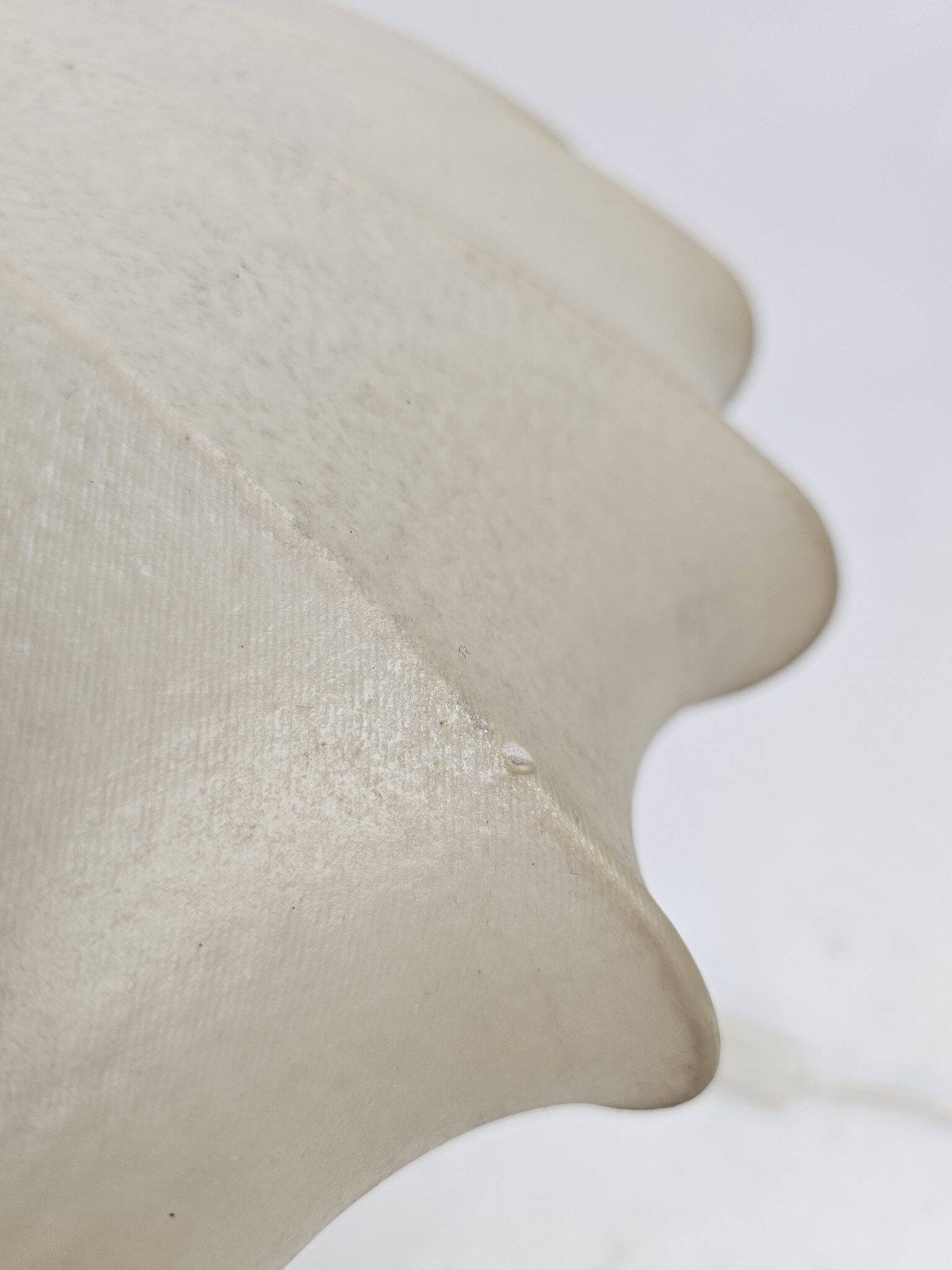 Cocoon table lamp