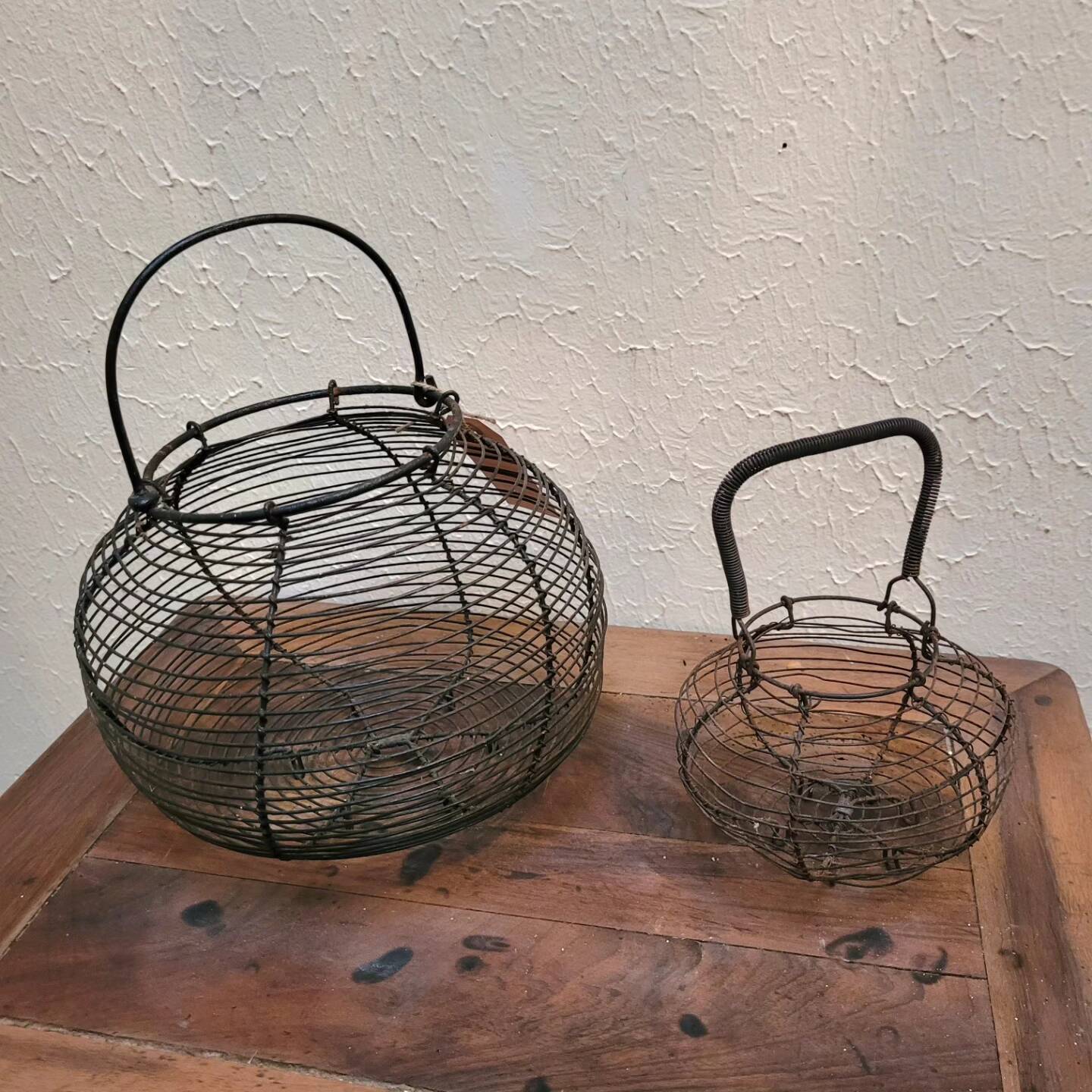 Deux paniers à œufs