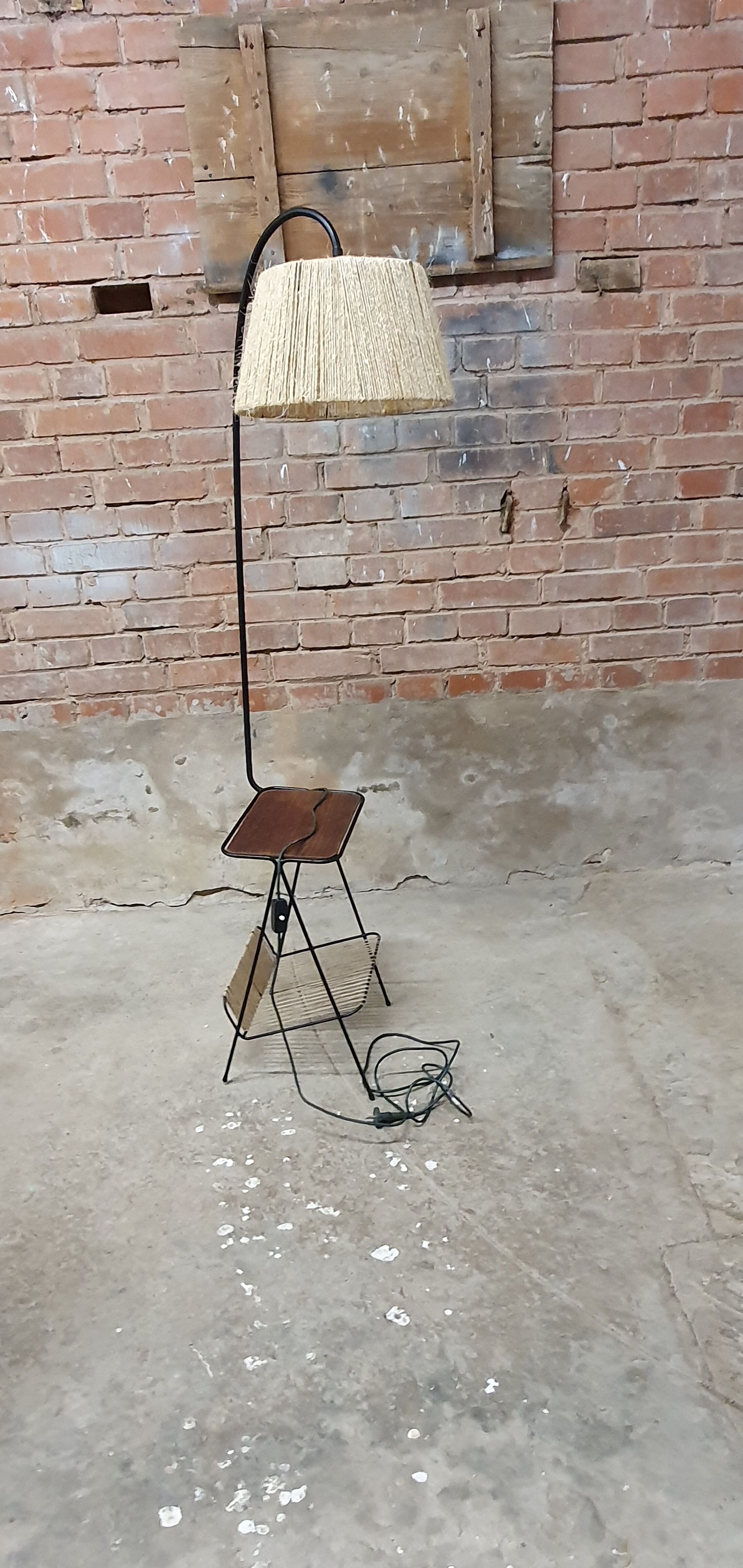 Lampadaire cordage vintage porte revue