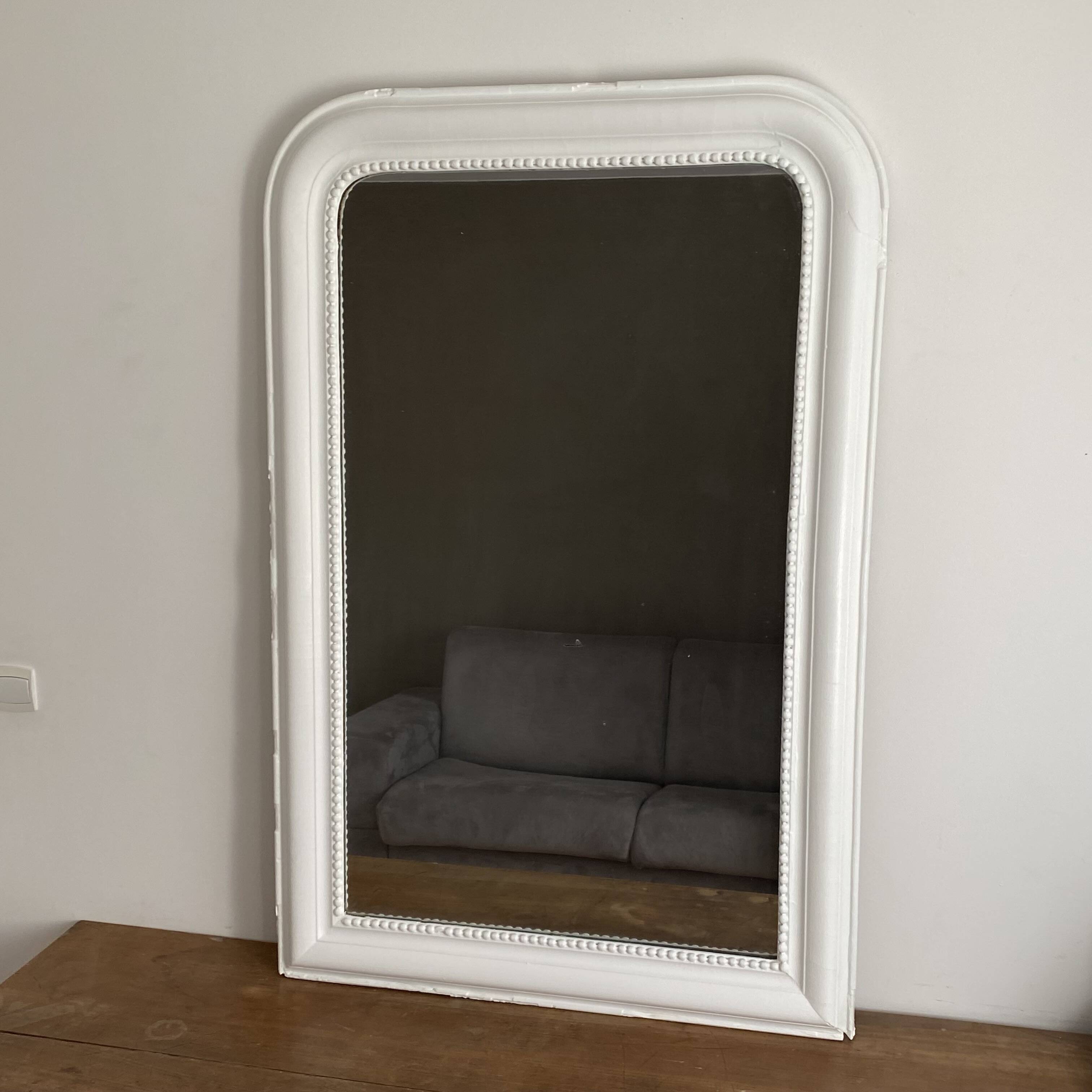 Louis Philippe mirror, late 19th century. White. 135x90.