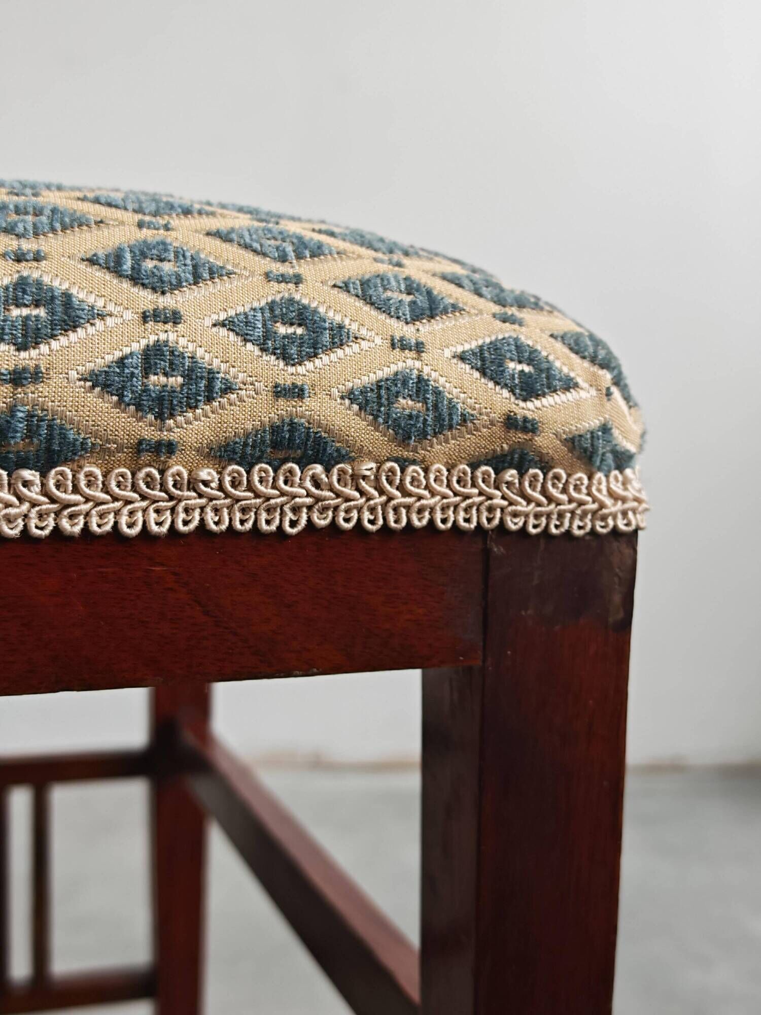 Jugendstil stool in beech and mahogany attributed to Otto Wagner, 1910s.