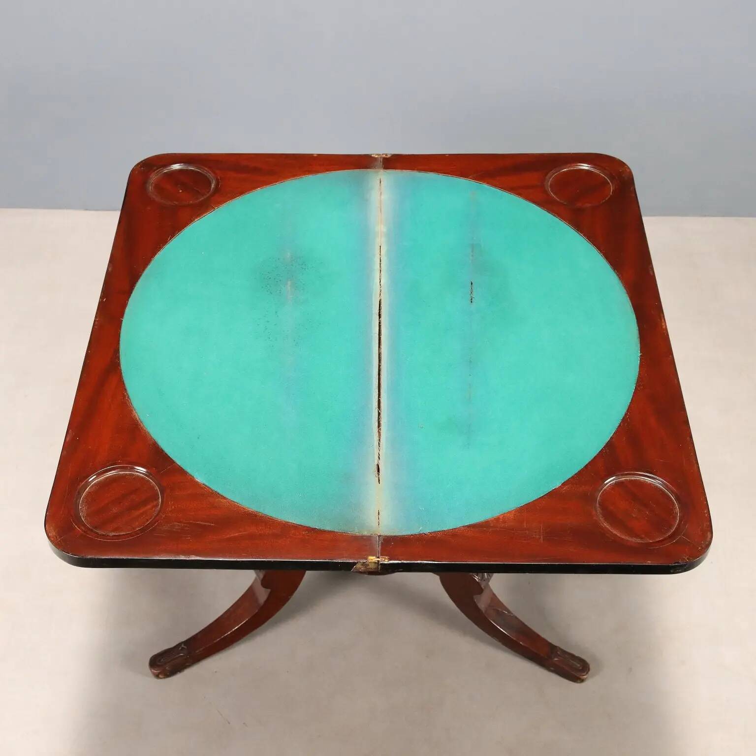 Table de jeu ancienne en acajou, Angleterre, milieu du XIXe siècle